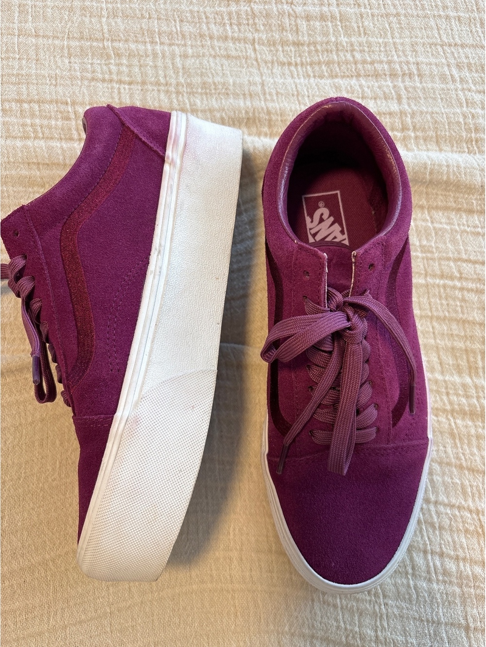 Old skool Vans platform tennis shoes